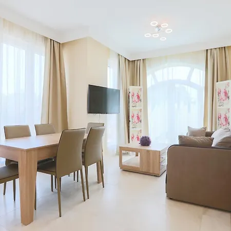 Belle Epoque Beach Aparthotel *