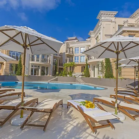 Belle Epoque Beach Aparthotel